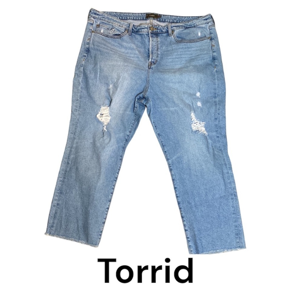 Torrid Women’s Button Fly Cropped distressed Light Denim Jeans Sz 22